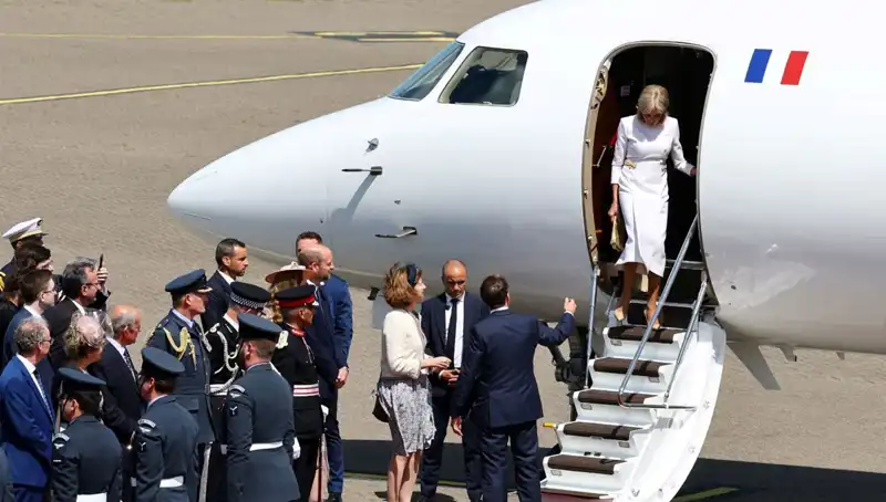 Eşi, Macron’un Elini Havada Bırakınca Olay Oldu! Gerçek Sebep Ne?