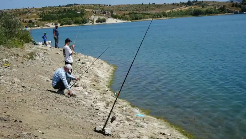 Kafeslerdeki Gizemli Patlama: Barajı Ziyaret Edenler Artıyor!