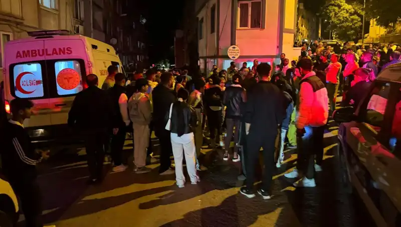 Balıkesir Sokaklarında Şok Eden Kavga: Sopayla Başladı, Kesici Aletle Sonuçlandı!