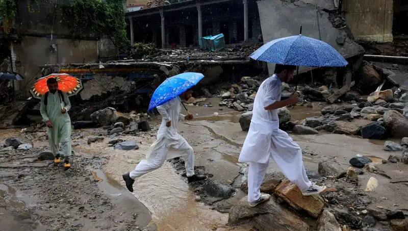 Pakistan'ı Vuran Sel Felaketi: DSÖ'den Hızla Tıbbi Yardım Geliyor