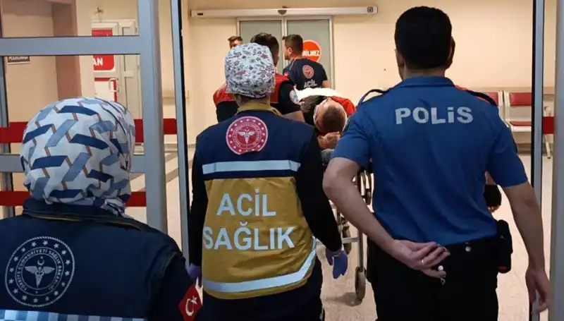 Polis Ekiplerinin Kazaya Karıştığı Trafik Kazasında İki Yaralı