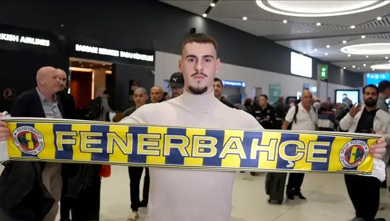 Fenerbahçe, Genç Yıldız Mimovic’in Lisansını Çıkardı: Takıma Katılan Yeni Güç