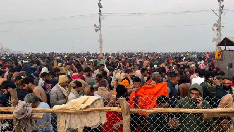 Hindistan'daki Dini Festivalde İzdiham: Can Kayıpları ve Yaralılar
