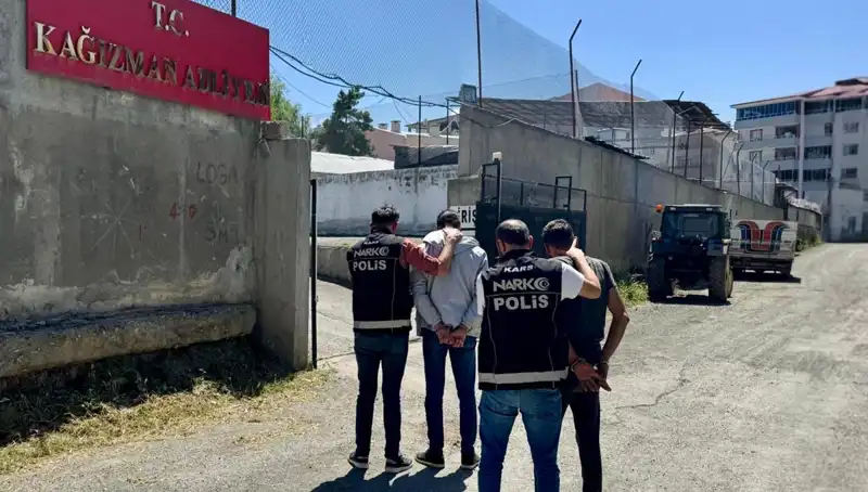 Kars'ta Uyuşturucu Operasyonu: İki Şahıs Tutuklandı ve Şok Detaylar Ortaya Çıktı!
