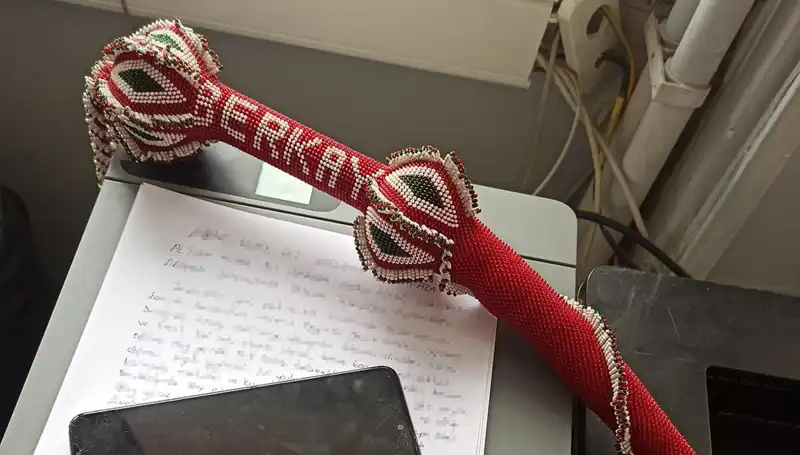 Kırbaçlı Saldırganlardan Kaçarken Ölümü Göze Aldı!