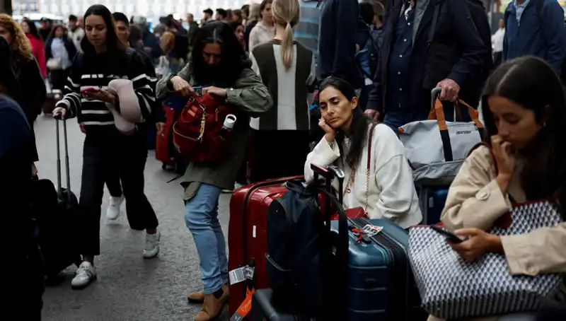 İspanya’da Kablo Hırsızlığı Yüzünden Tren Yolcuları Mahsur Kaldı