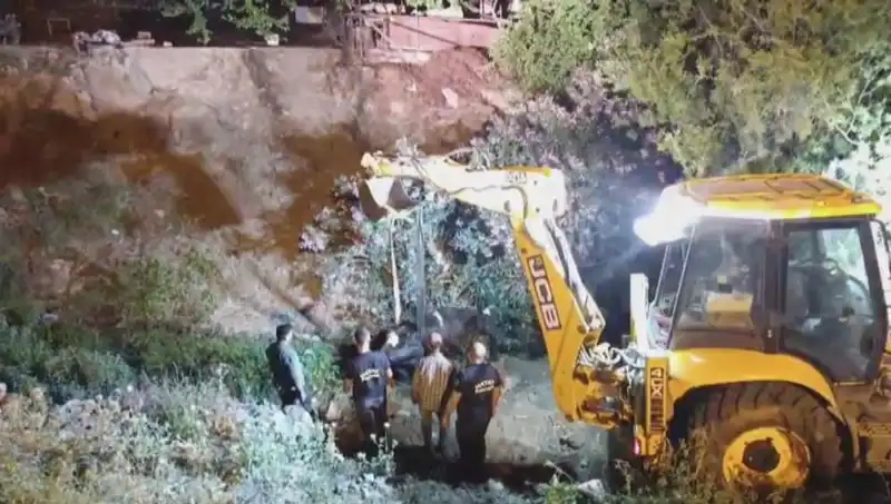 Hatay’da İnek İçin Yapılan Kurtarma Operasyonu Gözleri Yaşarttı