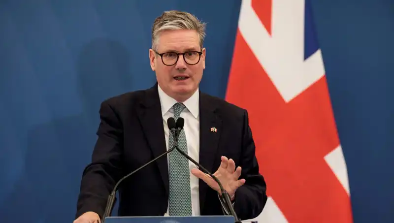 İngiltere Başbakanı Starmer'dan Önemli Hükümet Değişiklikleri ve Yeni Yardımcı Ataması