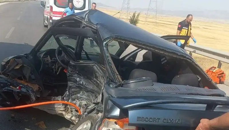 Gaziantep'te Korkunç Kaza: İki Araç Çarpıştı, 1 Kişi Hayatını Kaybetti