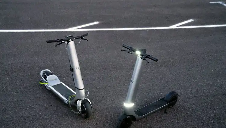 Elektrikli Scooter'da Devrim: Trafikte Yasağı Tetikleyen Büyüleyici Hız