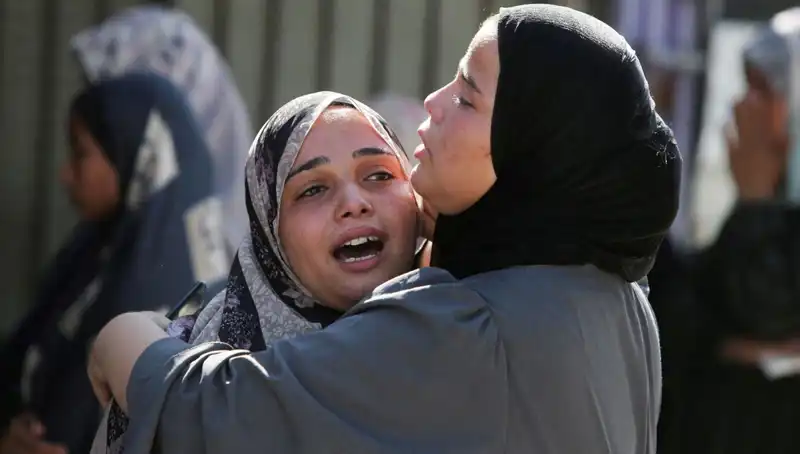 Gazze'de Katliam: İsrail Ordusu İzdihama Yol Açtı, 21 Filistinli Hayatını Kaybetti