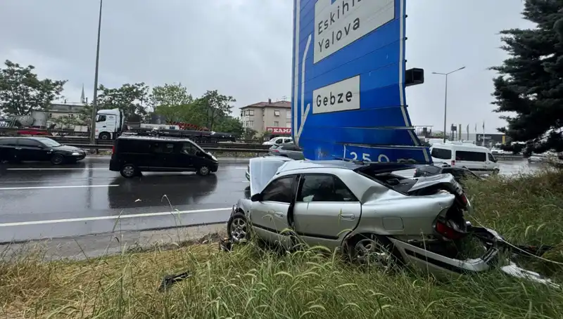 Trafik Levzasına Çarpan Araç: Kaza Sonucu Bir Yaralı