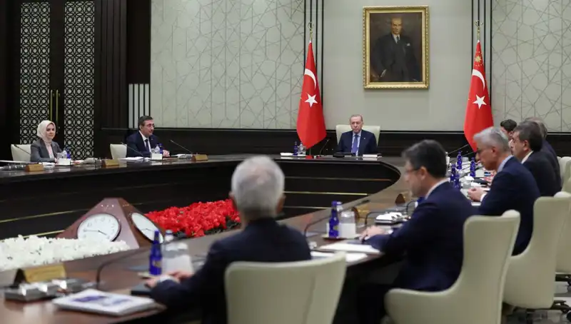 Çalışanların Bayramında Kabine Üyelerinden Güçlü Mesajlar Geldi
