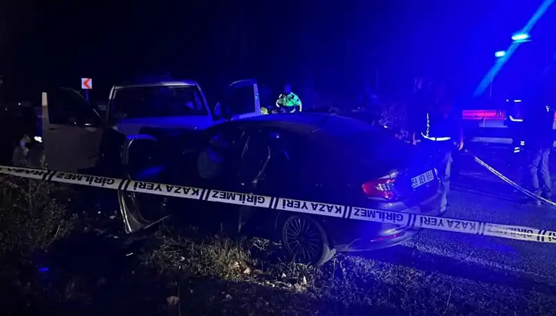 Minibüs Ters Şeritte Kaza Yaptı: Korkunç Olayda 1 Ölü, 8 Yaralı