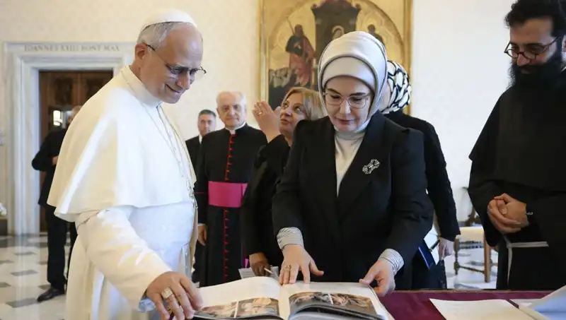 Emine Erdoğan ve Papa Leo'dan Gazze İçin Önemli Görüşme