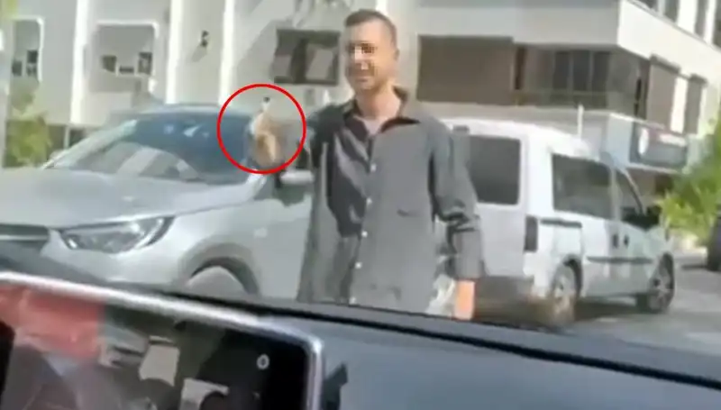 Trafikte Kadınlara Silah Doğrultan Sürücüye Ceza Yağdı: Detaylar Ortaya Çıktı
