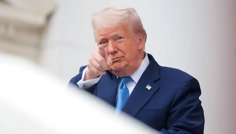 Adalet Bakanlığı'nın Trump ile Epstein Belgeleri İlişkisi: Sıra Dışı İddialar Ortaya Çıktı