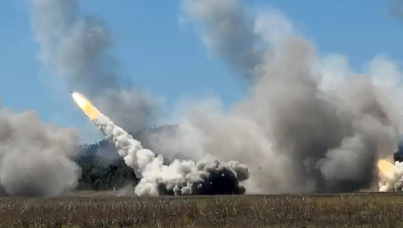 Avustralya'nın Büyük Askeri Tatbikatında Tarihi ANLAMDA İlk HIMARS Atışı Yapıldı