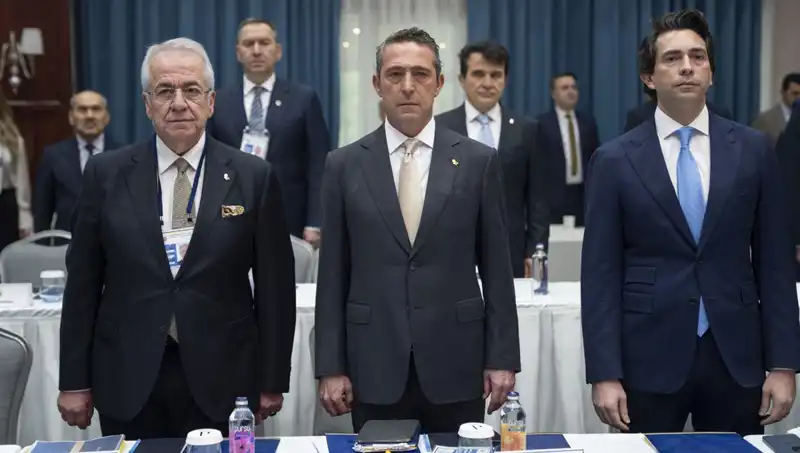 Fenerbahçe Taraftarlarından Destek Yağmuru: İmza Sayısı Rekora Koşuyor