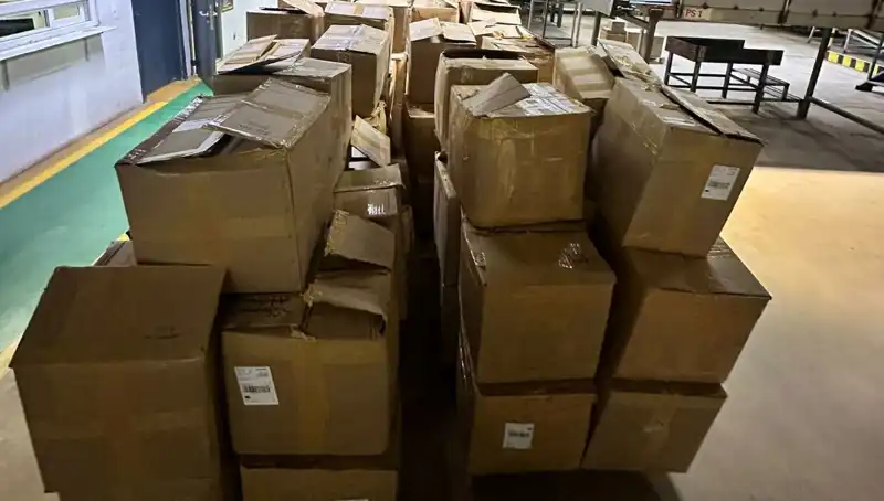 Kargo Şirketinde Büyük Operasyon: Depoda Kaçak Tütün Ele Geçirildi!