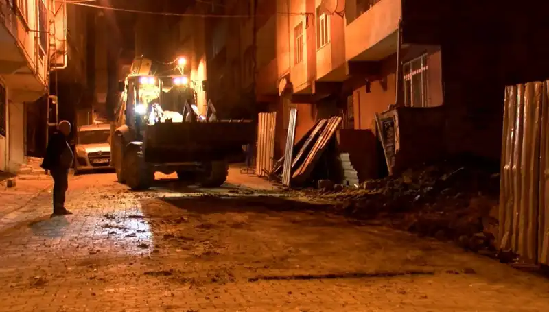 Bağcılar’da Yana Doğru Eğilen Bina Tahliye Edildi: Şok Gelişmeler