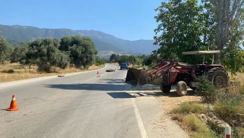 İzmir'de Motosiklet Kazası: Genç Sürücü Hayata Tutunmak İçin Mücadele Ediyor