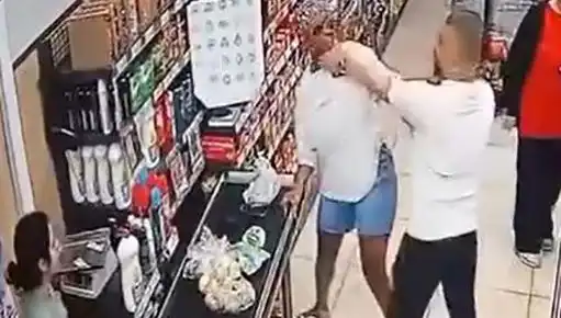Market Kasa Sırasında Yaşanan Şok Olay: Kadına Çocuk Önünde Saldırı!
