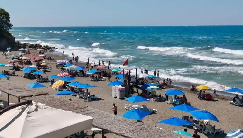 Akçakoca'da Deniz Yasağı: Vatandaşlar ve Tatilciler Neler Yapmalı?