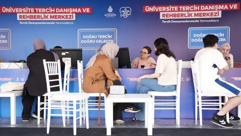 İstanbul'da Üniversite Tercih Rehberliği: İBB Yeni Merkezleri Açtı