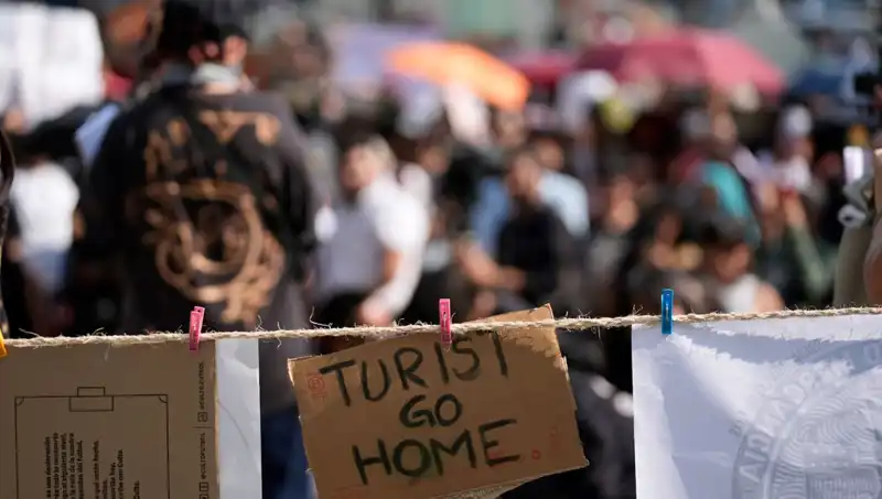 Meksika'da Turist Akını Protesto Edildi: "Evlerimizi Çalmayı Bırakın"