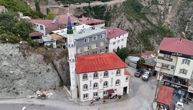 Dört Bir Tarafı Sarmalayan Çelik Minare Siparişleri Neden Artıyor?