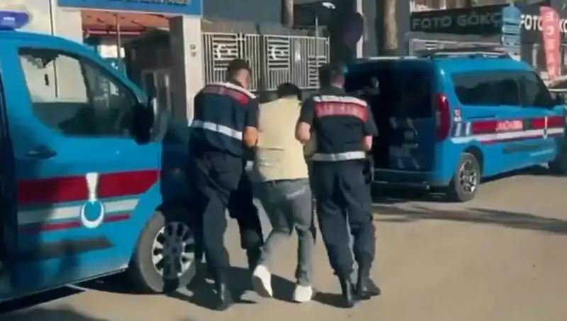 Türkiye Genelinde Suç Örgütlerine Dev Operasyon: 74 Gözaltı