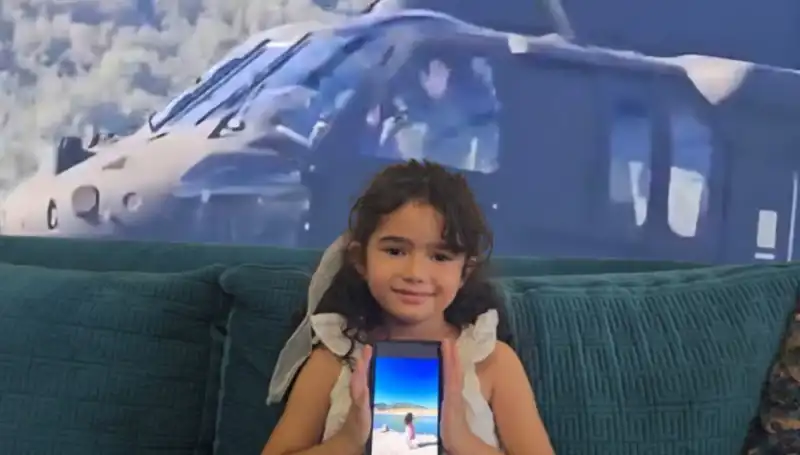 Sikorsky Pilotundan Küçük Çocuğa Kayıt Altına Alınan Duygusal Selam!