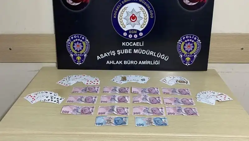 Kocaeli'de Kumar Oynayan Kahvehanelere Dev Baskın: Çok Sayıda Gözaltı!