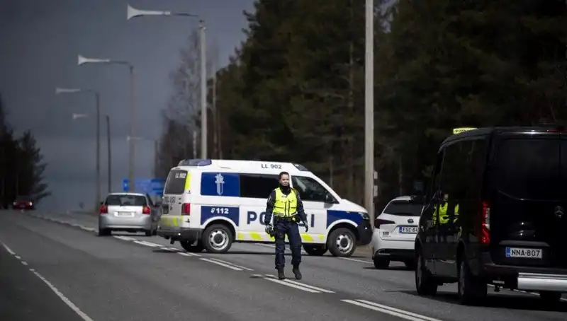Finlandiya'da Okulda Bıçaklı Saldırı: Öğrenciler Arasında Panik ve Yaralanmalar
