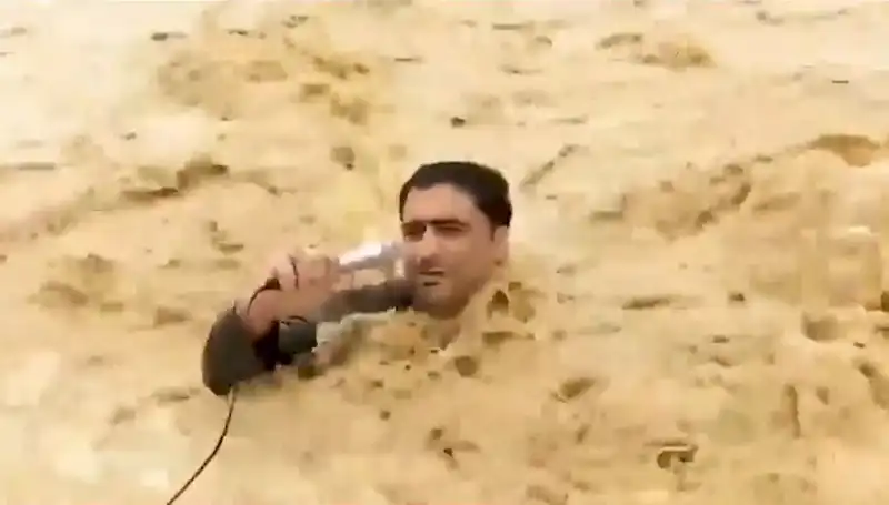 Canlı Yayın Sırasında Sel Sularına Kapılan Ekibin Dramı