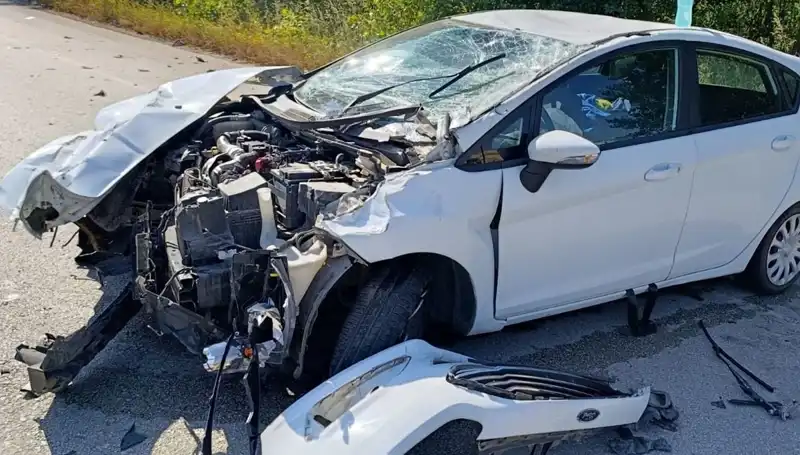 Çanakkale'de Feci Trafik Kazası: İki Yaralı ve Olayın Detayları