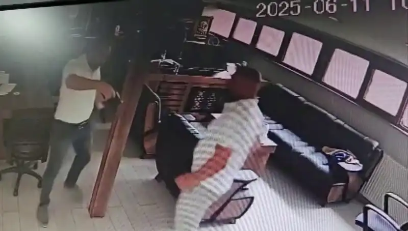 Alacak Verecek Meselesi Kanlı Çıktı: Kalfa, İş İnsanı İle Hesaplaşmaya Girdi