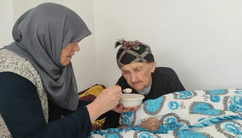 102 Yaşındaki Kezik Nine’nin Şaşırtan Uzun Yaşam Sırrı: Bu Besin!