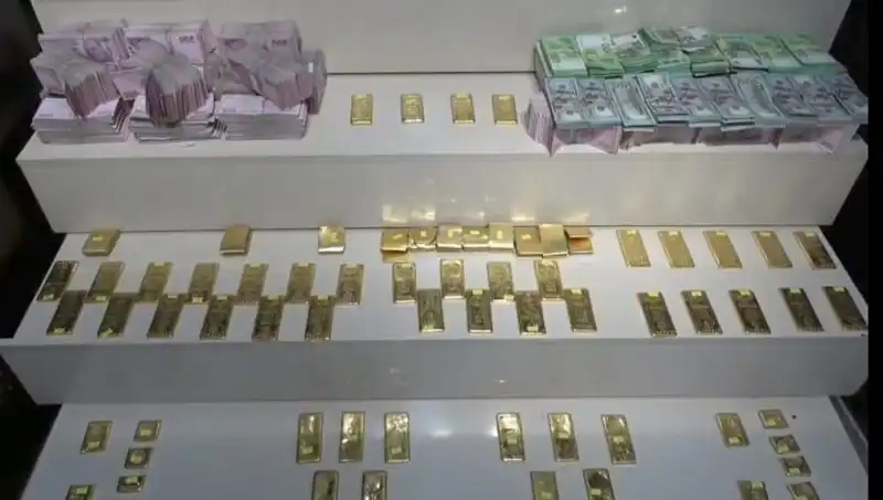 Van Havalimanı'nda Kaçak Altın ve Para Operasyonu: Detaylar Hemen Açıklandı