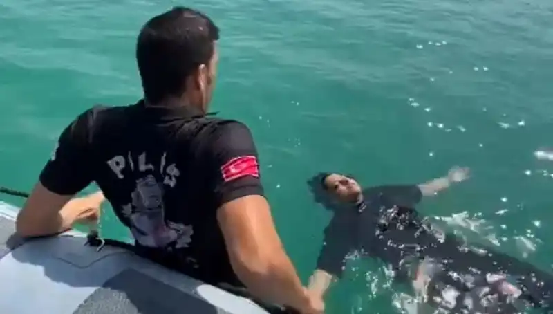 Baraj Gölüne Düşen Kadın, Gemi Adamlarının Kahramanlığıyla Hayata Döndü