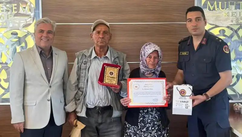 Tek Var olan Evlerini Jandarmaya Bağışlayan Aileden Duygusal Hareket