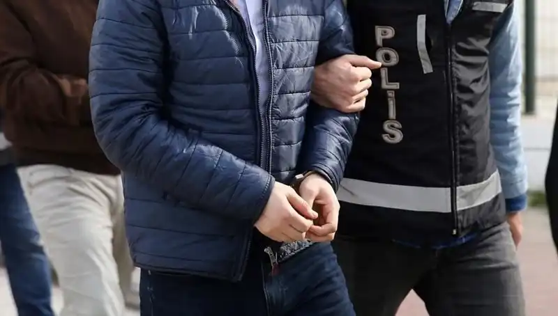 Hırsızlık Anında Suçüstü: Polisi Bilenler Yakalandı!