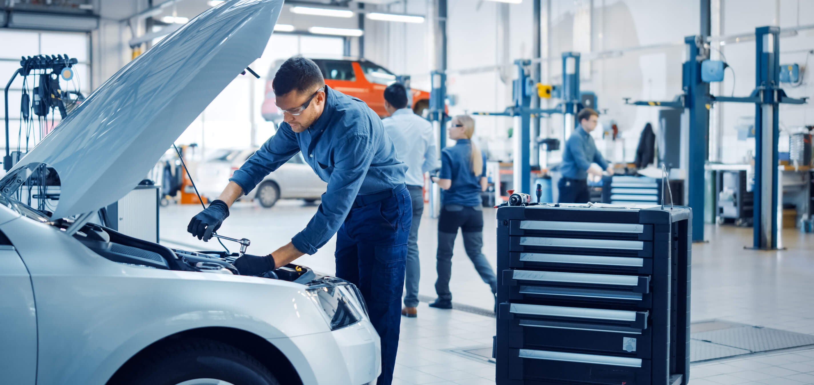 Pendik’te Güvenilir Özel Servis Arayanlara: Güneri Motors ile Kalitenin Adresini Keşfedin