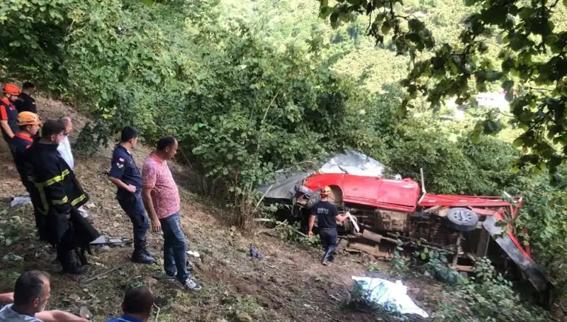 Fındık İşçilerini Taşıyan Araç Şarampole Yuvarlandı: Dramatik Kazanın Detayları