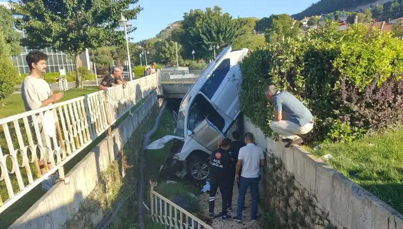 Muğla'da Direksiyon Kırarken Kazaya Neden Olan Olayın Ardında Neler Var?