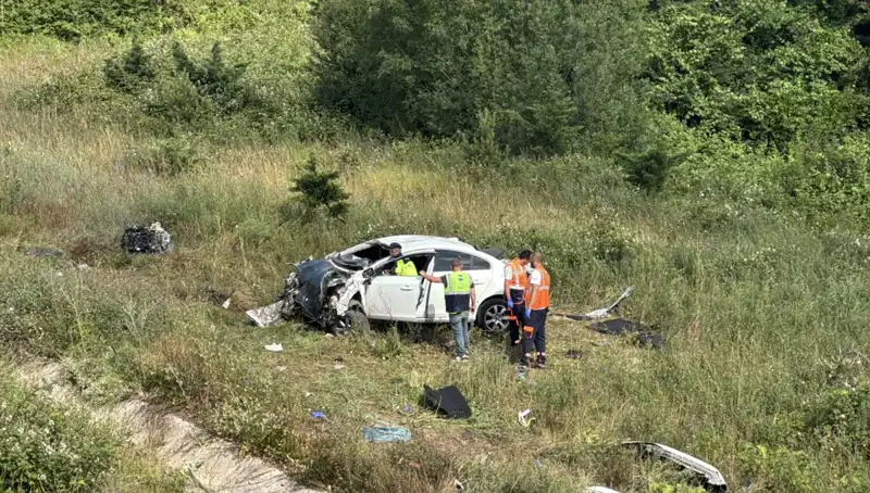 Kuzey Marmara Otoyolu'nda Feci Kaza: Şarampole Devrilen Araçta Can Pazarı