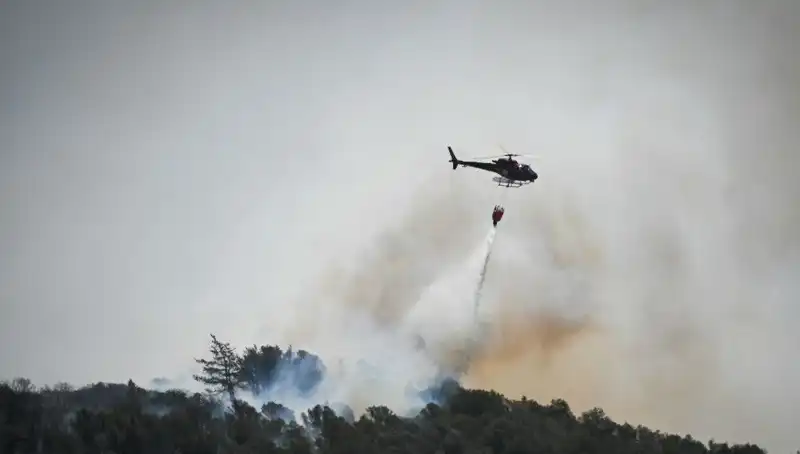 Fransa’da Orman Yangınları Nedeniyla Marsilya Havalimanı Acil Olarak Kapatıldı