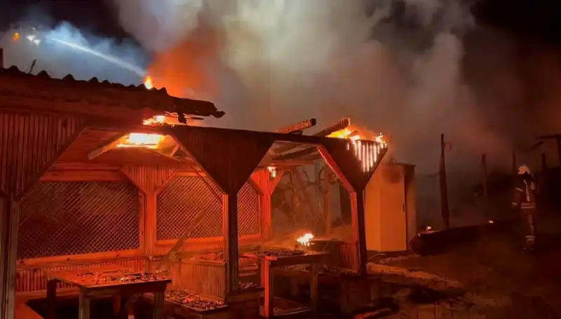 Şile'de Altı Gözleme Restoranı Korkunç Yangında Alev Alev Yandı