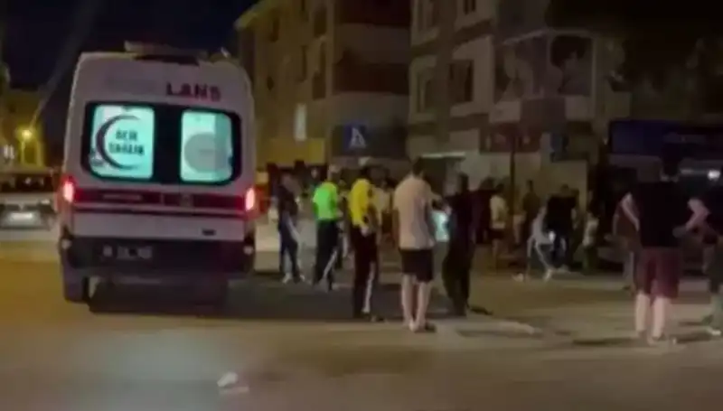 Alkolün Kurbanı: Sürücü Tartıştığı Yayaları Kamyonetle Ezdi!